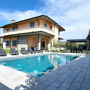 https://villa-3.it-lombardy.com